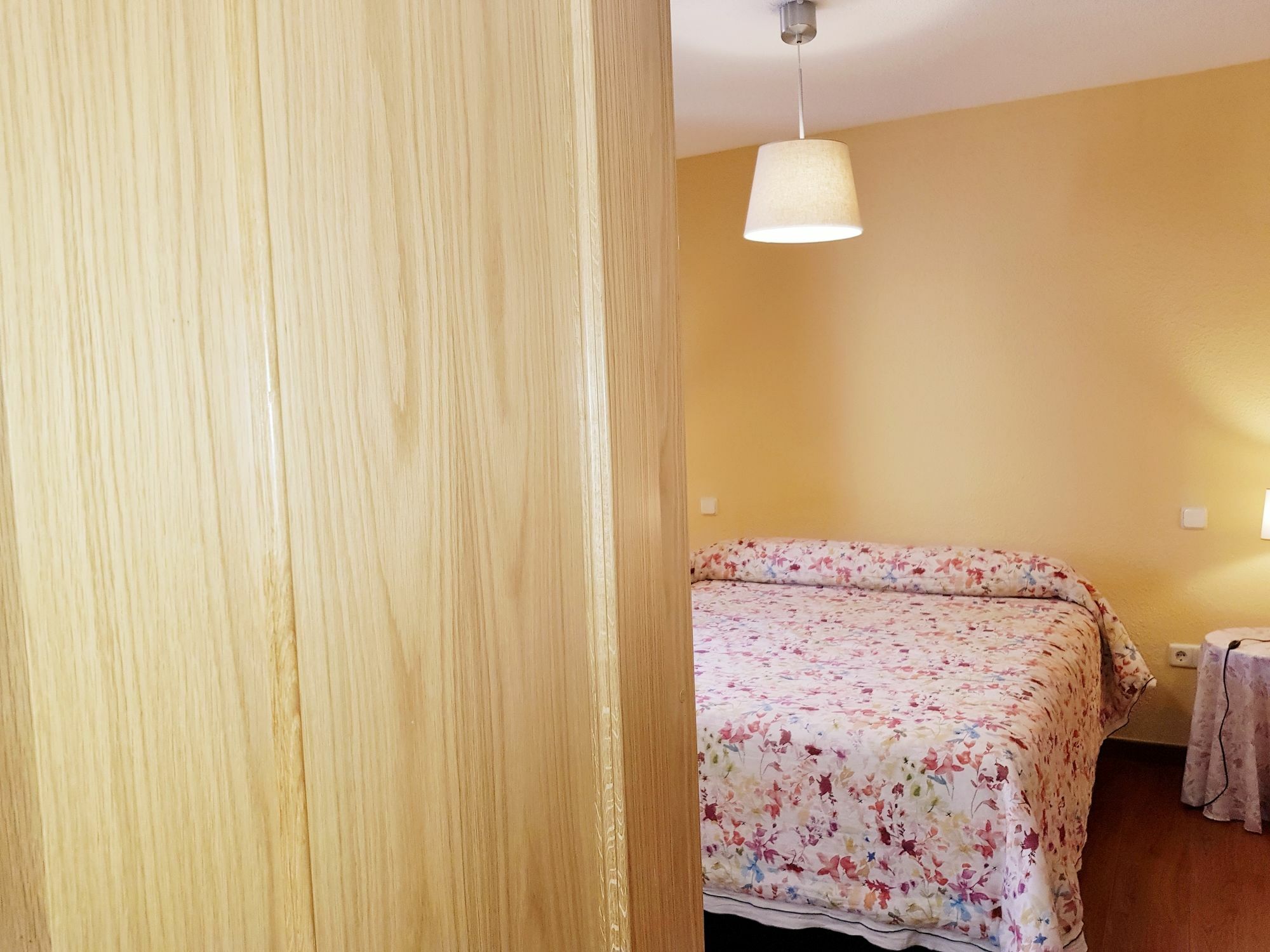 Hostal Puerta Bonita Vista Alegre Madryt Zewnętrze zdjęcie