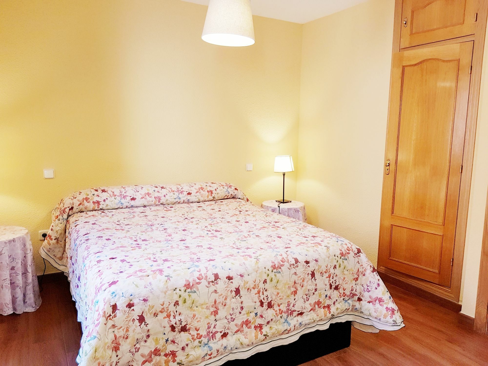 Hostal Puerta Bonita Vista Alegre Madryt Zewnętrze zdjęcie